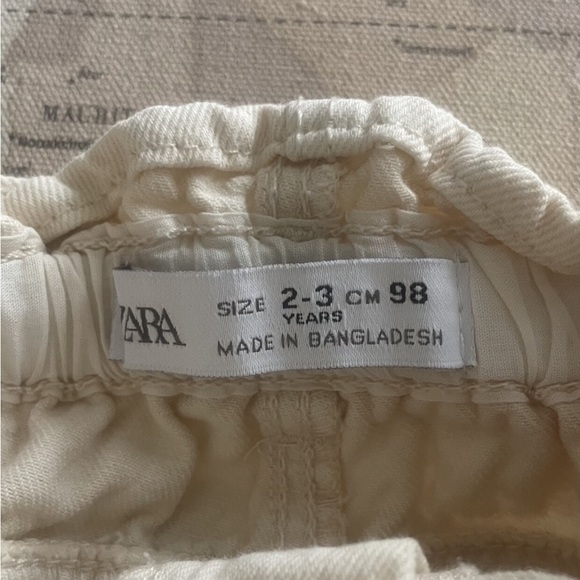 Zara Cream Denim Paperbag Shorts
2-3 - Picture 2 of 3